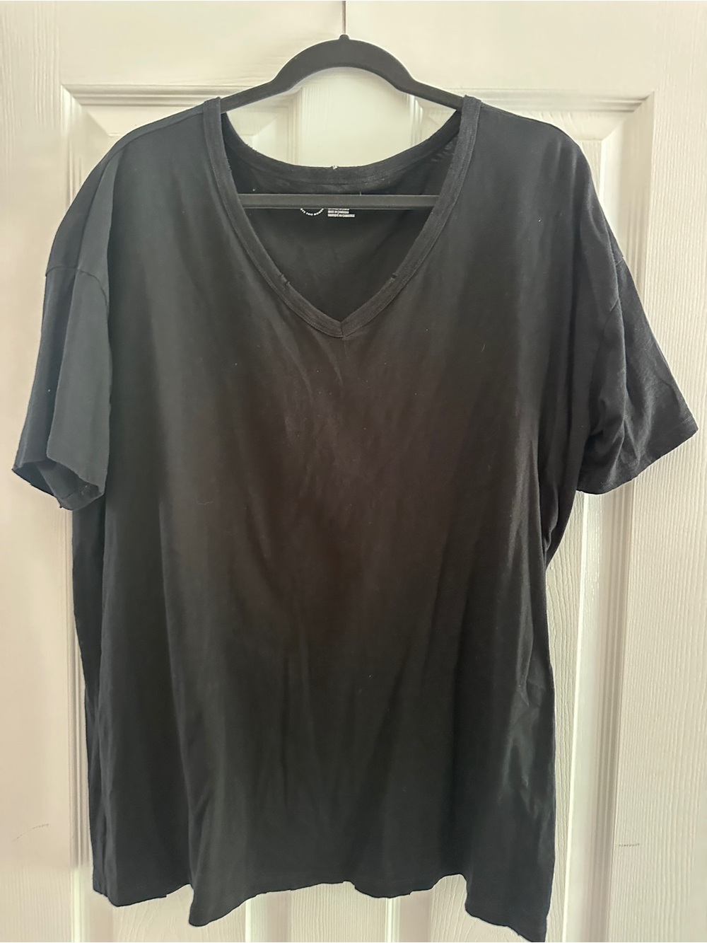 Aerie by American eagle Classic Black V-Neck Distressed oversized Women’s Shirt